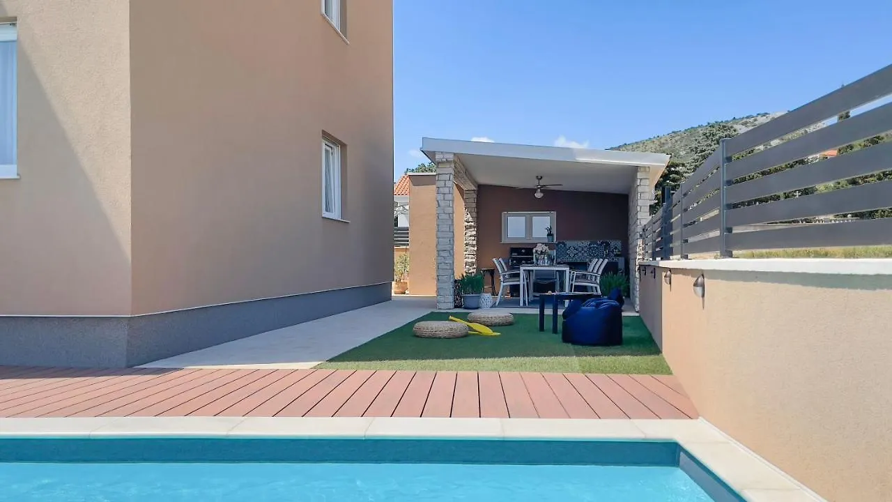 Apartments King And Queen 0*, Povile Croatia
